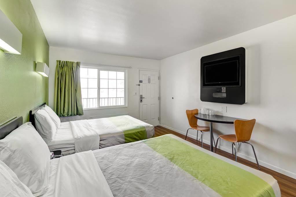 Motel 6-Visalia, Ca Dış mekan fotoğraf